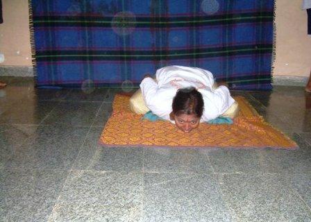 Adhomukha Mandukasana